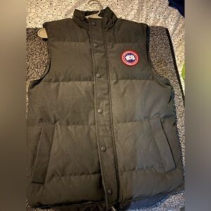 Men’s Canada goose vest. Size small
